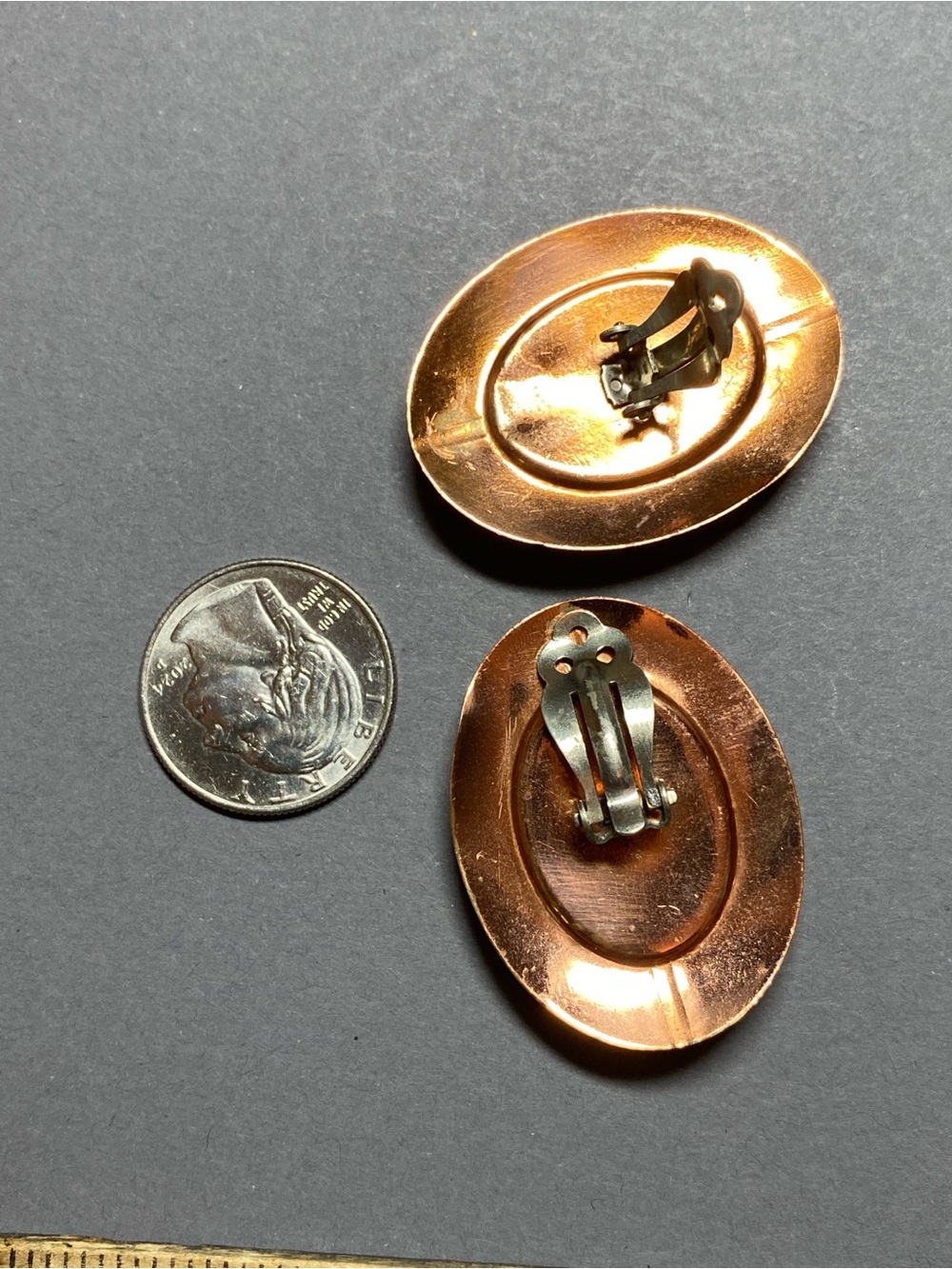 Vintage copper gemstone inlay clip earrings - Picture 3 of 4
